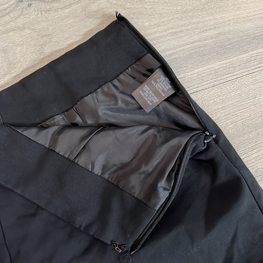 Lulu’s Shorts - Picture 4 of 6